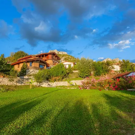 Eco Village Under The Cliffs Ilindentsi Exterior photo