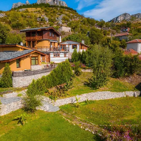 Eco Village Under The Cliffs Ilindentsi Exterior photo