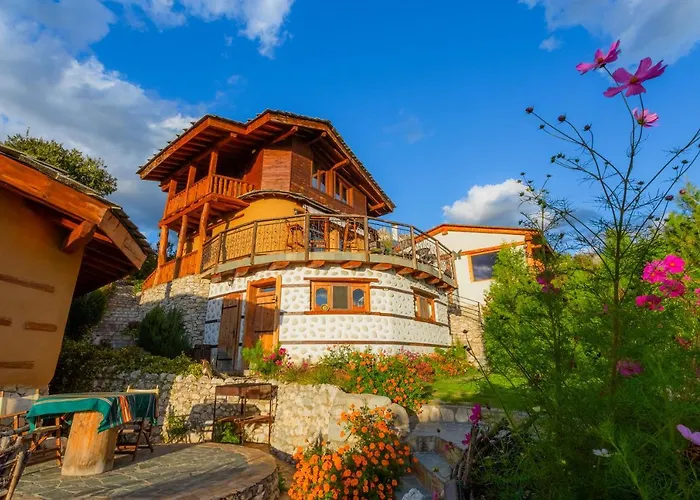 Eco Village Under The Cliffs