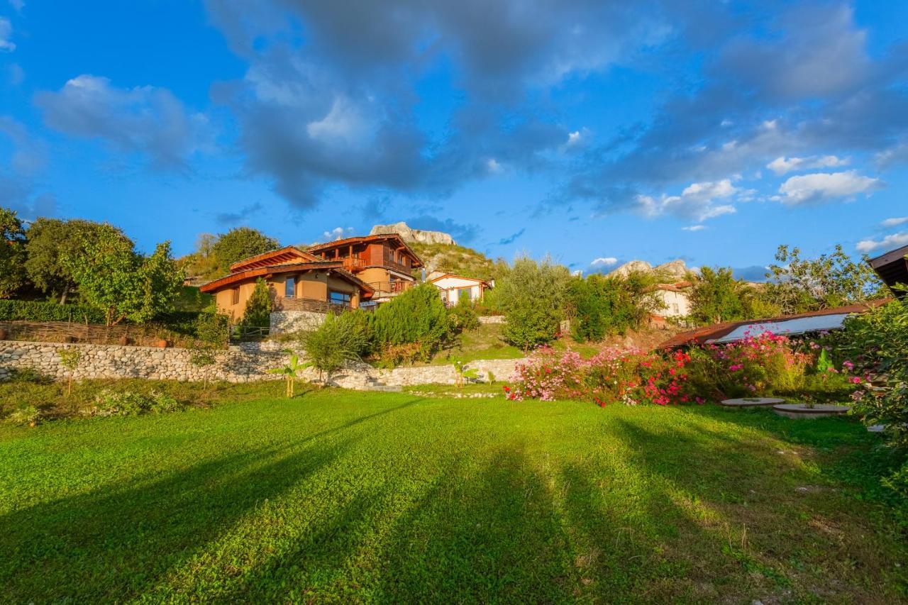 Eco Village Under The Cliffs Case de vacanță