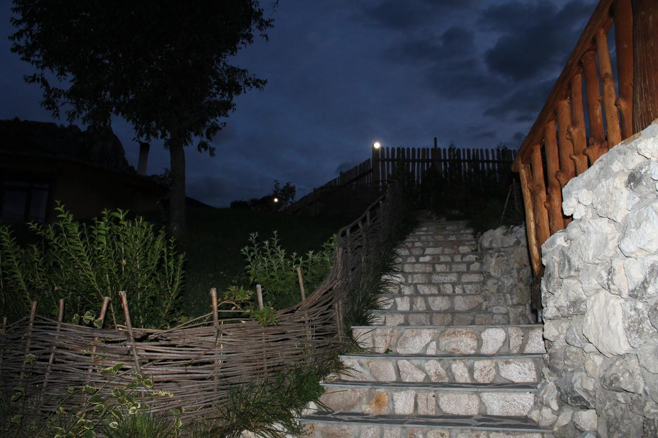 Case de vacanță Eco Village Under The Cliffs