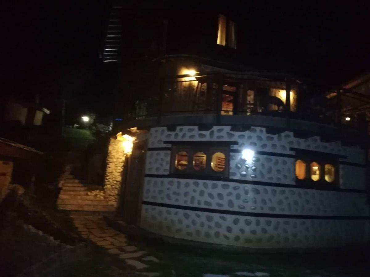 Eco Village Under The Cliffs Holiday home *